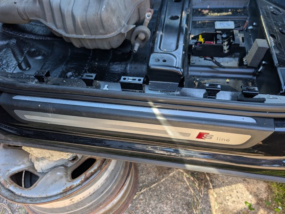 Set praguri s line audi q5 2014 8r