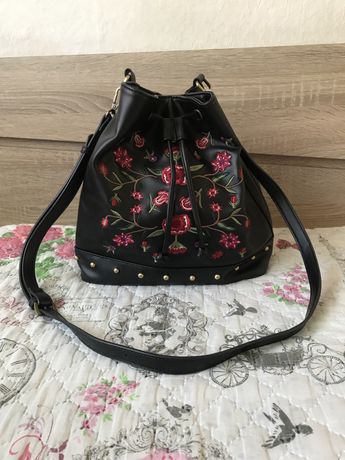 Нова чанта с цветя Deichmann