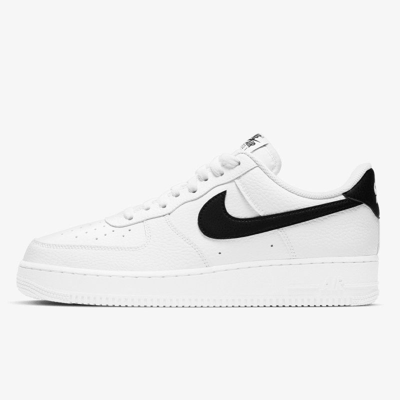 Продавам Nike Air Force 1