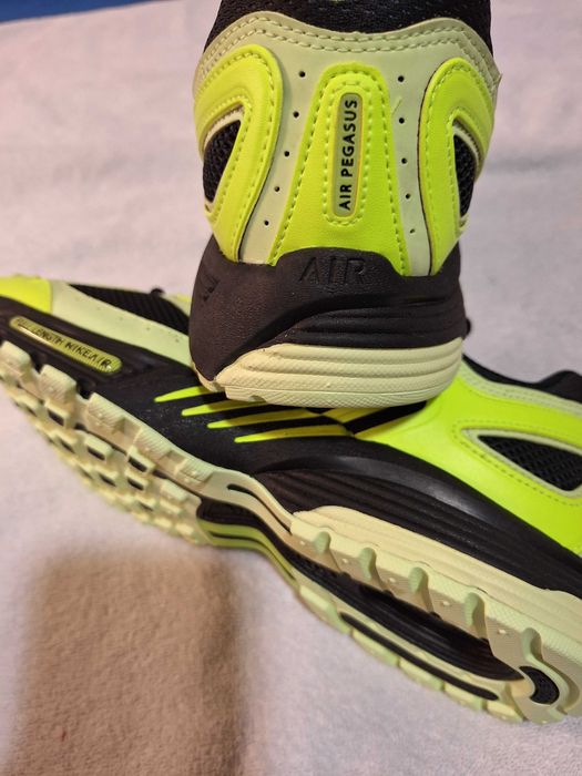 Чисто нови мъжки маратонки NIKE PEGASUS 2005