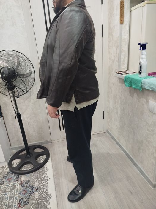 Мужское кожаные куртка в отличном состоянии.  Американские авиа пилот.