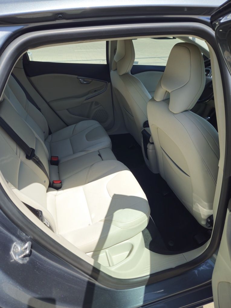 Volvo v40 2014г.