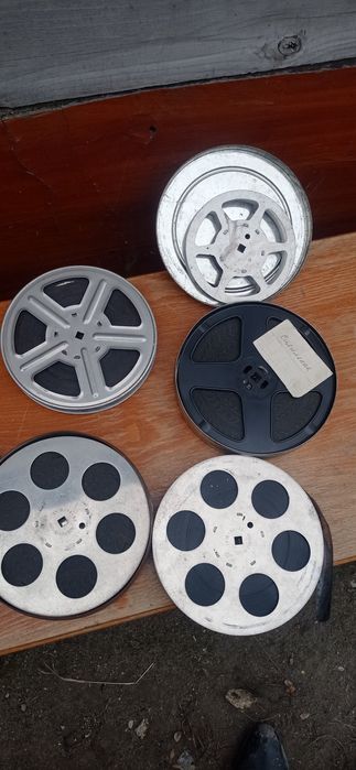 Кинопроекторные катушки