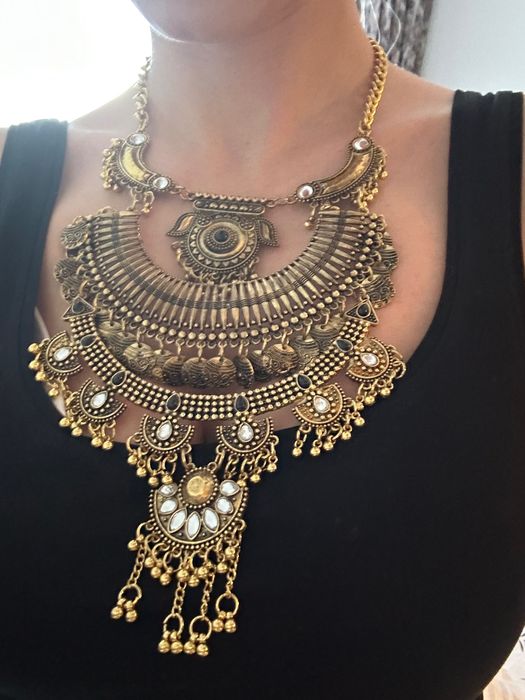 Колие с орнаменти,камъни