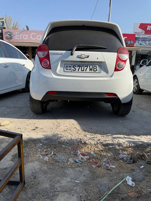 Spark 4 paz 2012 yil 1L mator avtomat sotiladi