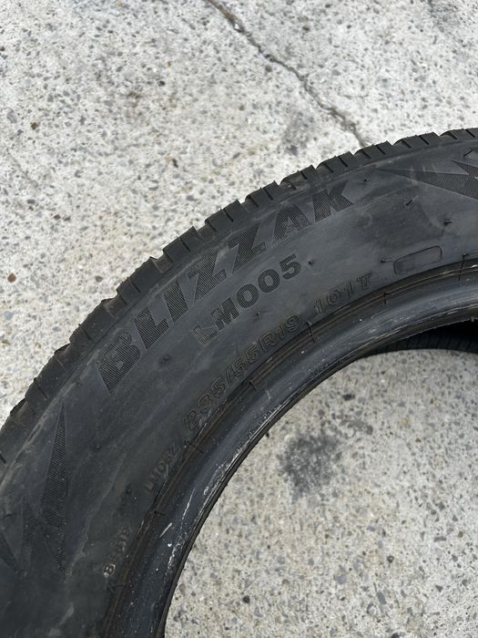 2бр Зимни гуми Bridgestone 235/55R19