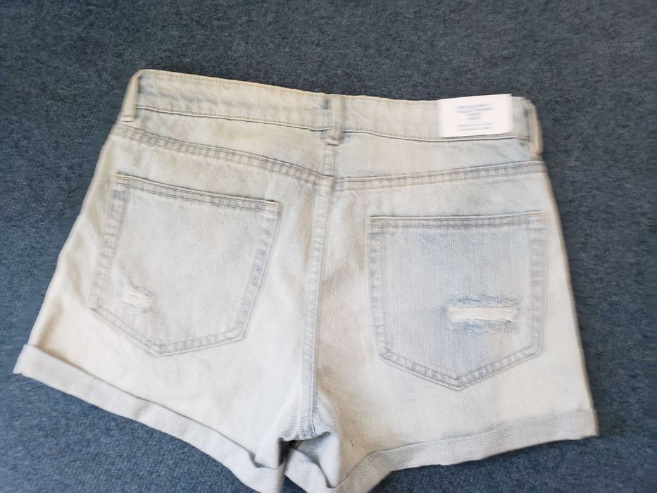 H&M дънкови шорти, Нови с етикет