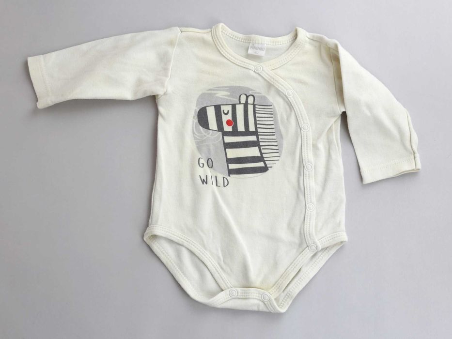 Лот от красиви бебешки дрешки от органичен памук на различни брандове.