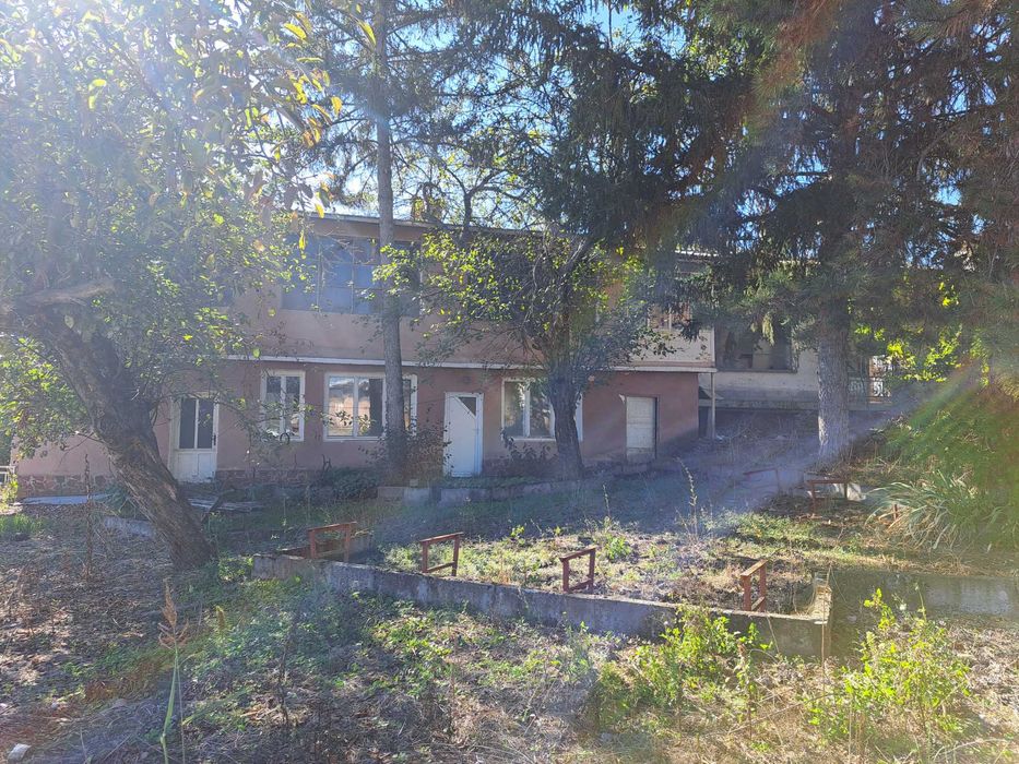 Продава се Промишлена сграда в с. Дерманци, Област Ловеч - 5815 кв.м за 44 €/кв.м - Снимка #8