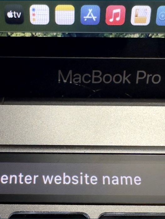 MacBook Pro 13 inch, 2018, 4 Thunderbolt ports, Touchbar