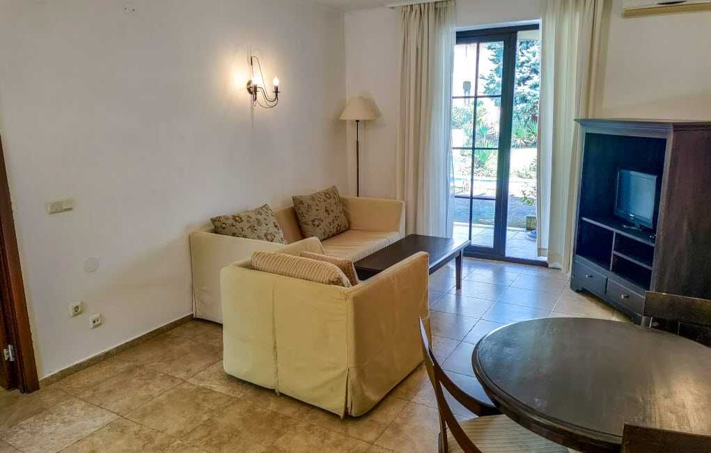 Продава се Двустаен апартамент в Обзор - 60 кв.м за 1022 €/кв.м - Снимка #2