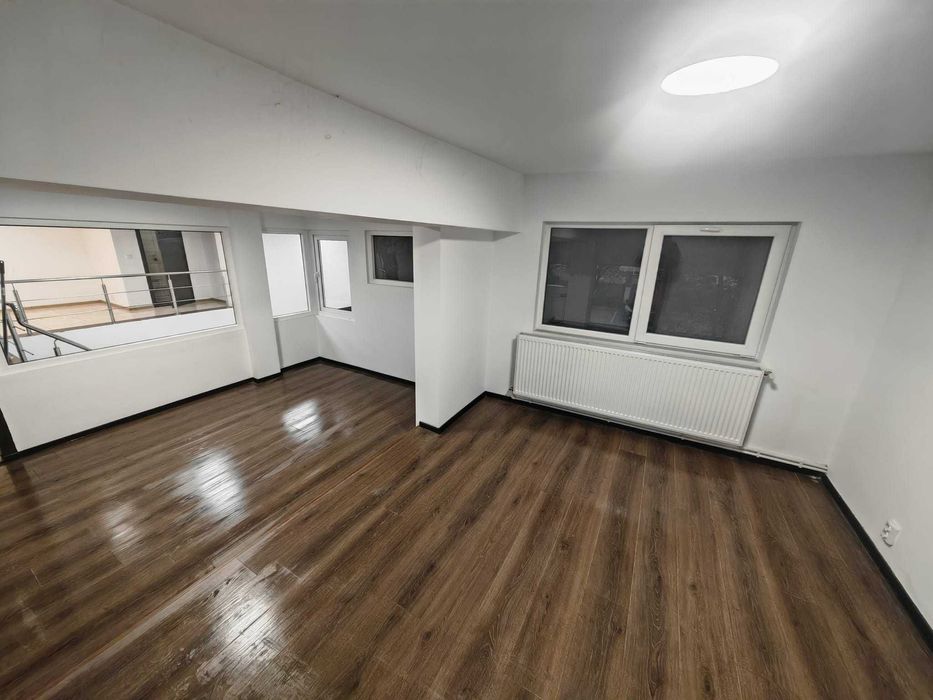 Inchiriez spatiu comercial/office - 117mp, str. Unirii, Petroșani