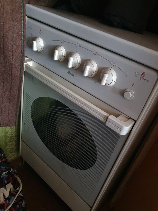 Продам газовую плиту