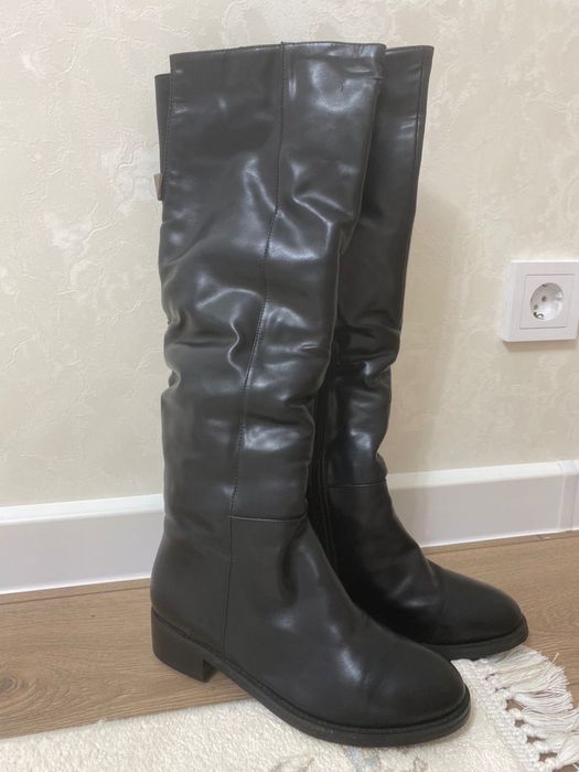 Зимние сапоги и туфли черные