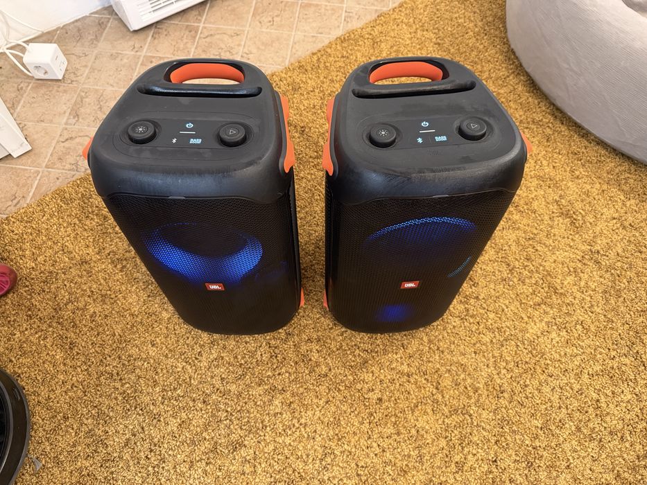 2 бр Partybox 110 + стойки JBL