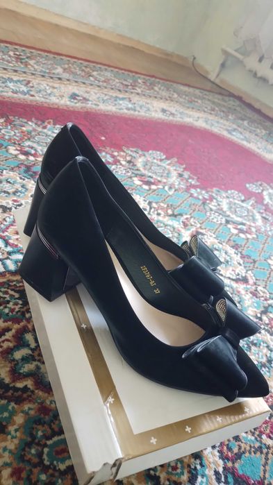 Ayollar tuflisi sotiladi