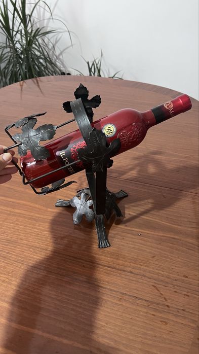 Suport pentru sticlă de vin din fier forjat – 24 cm, decor cu frunze