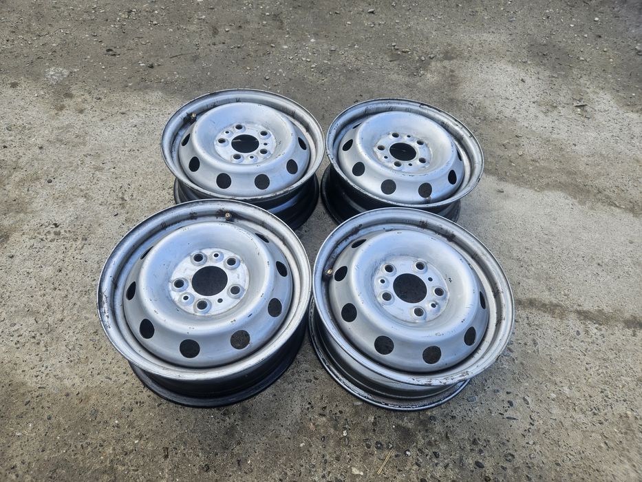 Vând  jante R16 Renault Trafic