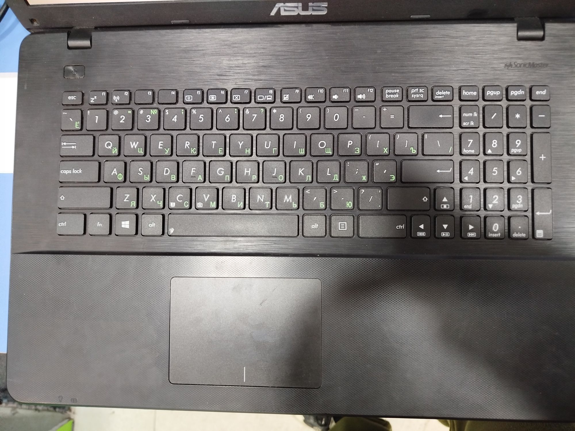 Ноутбук Asus X751L i3/SSD/17,3" HD+