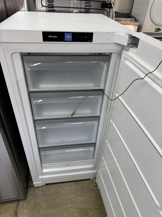 Фризер Miele FN 4312  A+++ НОВ /Мострен/ Germany ГАРАНЦИЯ