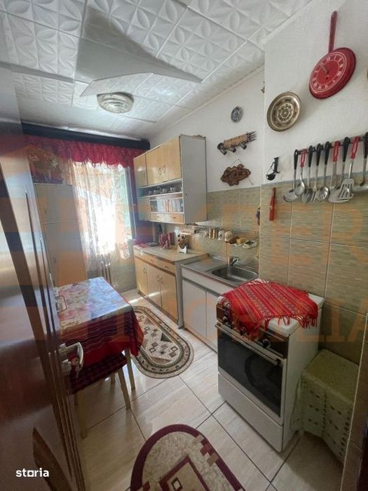 Apartament 3 camere situat in zona Casa de Cultura