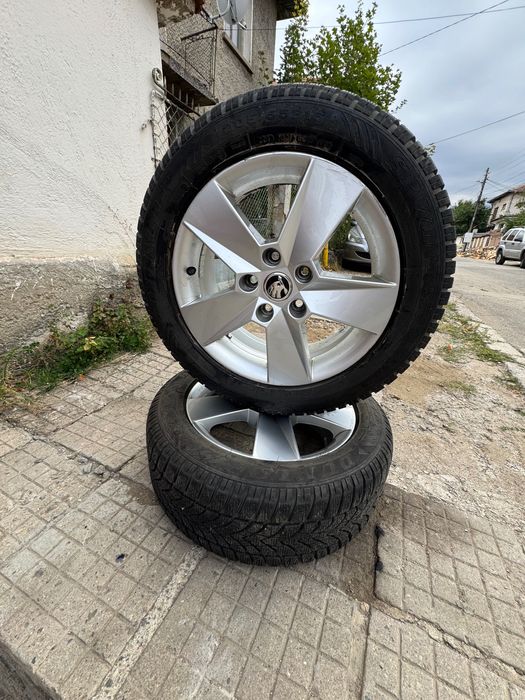 Оригинални 16 цола джанти Skoda 205/55/16 с гуми Dunlop