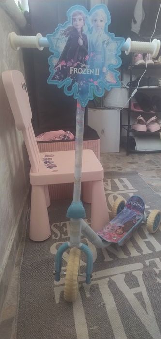 Детска тротинетка, замръзналото кралство.