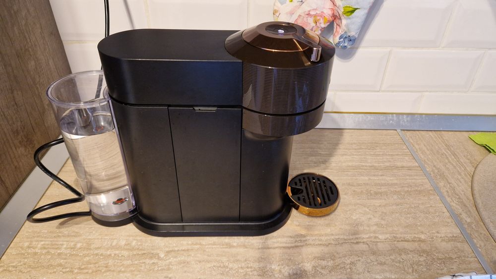 Nespresso Vertuo Next, maro-argintiu