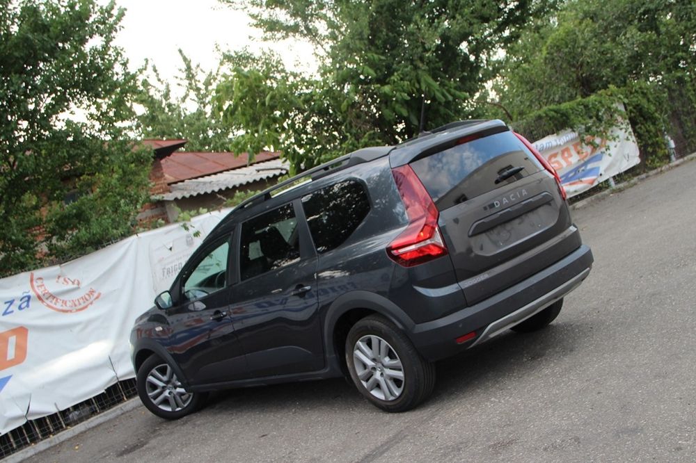 Dacia Jogger Extreme Limited Edition

Benzină + Gpl

Inca este in Gara