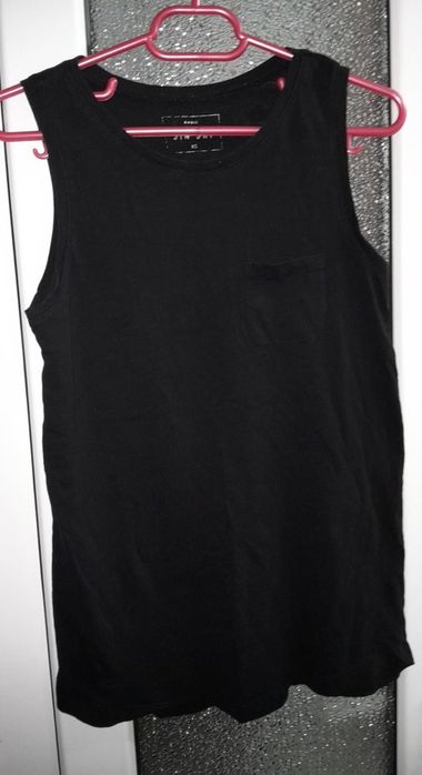 Vînd 3 tricouri și 2 maieuri damă