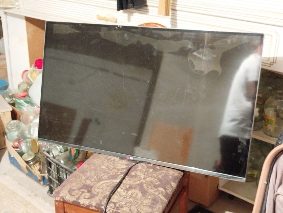 Телевизор LG 42LA690V (42") — нерабочий, на запчасти