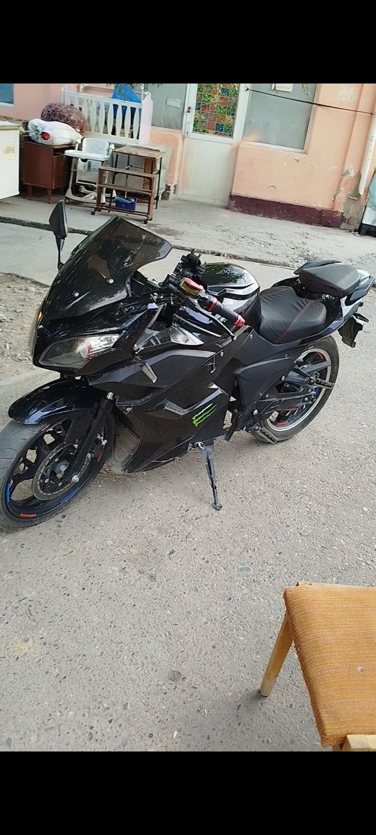 Kawasaki 3000watt 900$