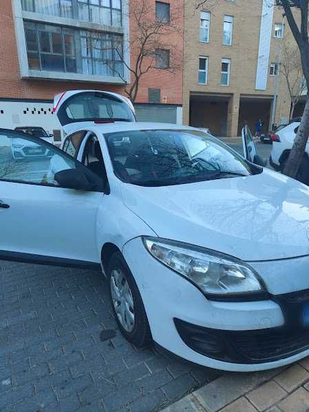 renault megane 3 , 2 locuri, 5 usi, utilitara buna pentru mici afaceri