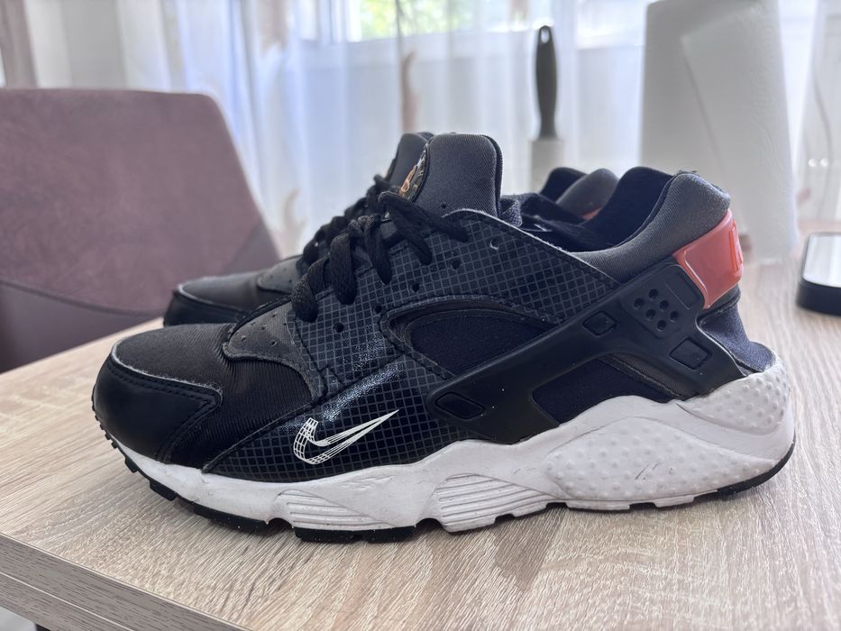 Adidași Nike Air Huarache originali – mărimea 38,5