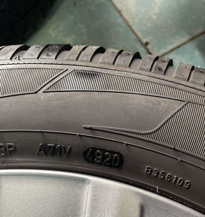 Jante aliaj R17 originale VW T5 T6 anvelope 215/60/17 C Dunlop 2020