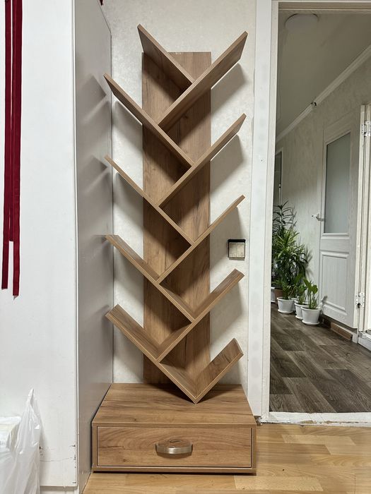 Красивый стеллаж,полка