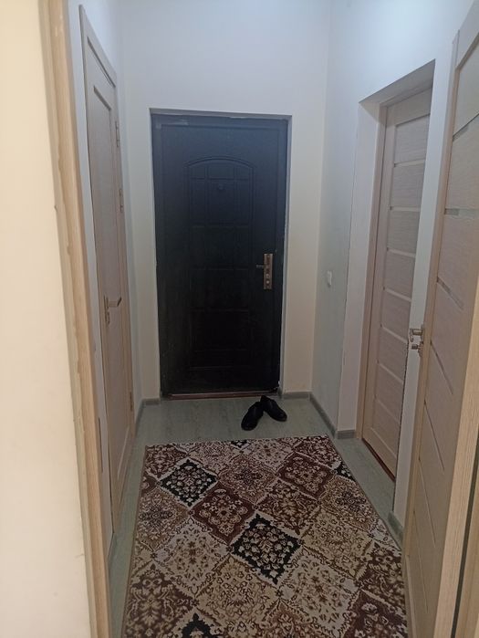 Qorasuv 1 da Fayzmarketni qarshisidagi domda yangi ikki xonalik uy