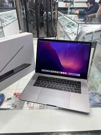 Macbook Pro 15 Retina Intel Core i7 ОЗУ 16GB SSD 512GB Radeon 4GB