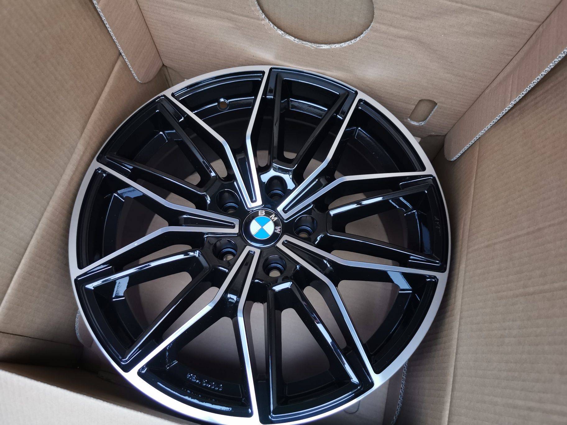 Vand jante de aliaj pentru BMW pe 19 marca Gmp model specter