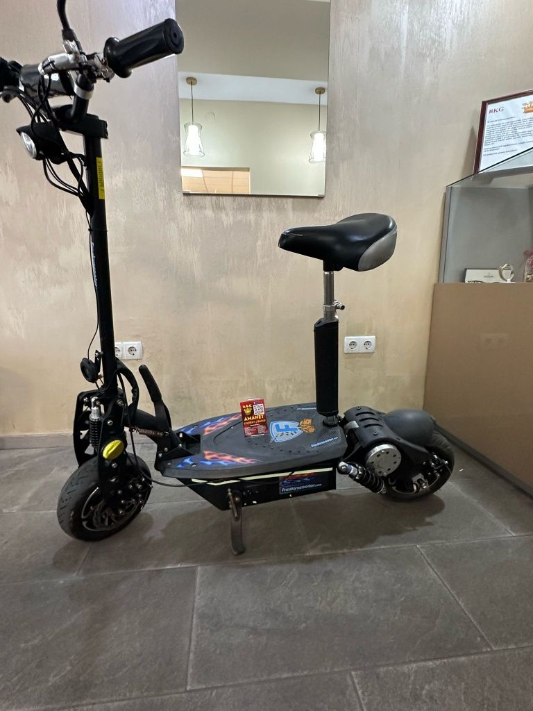 Freaky Scooter Amanet BKG
