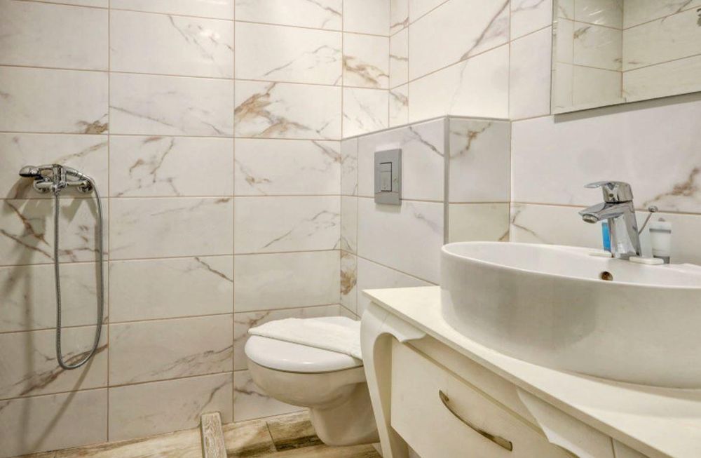 Дава се под наем Едностаен апартамент в Варна, Център - 30 кв.м за 409 € - Снимка #4