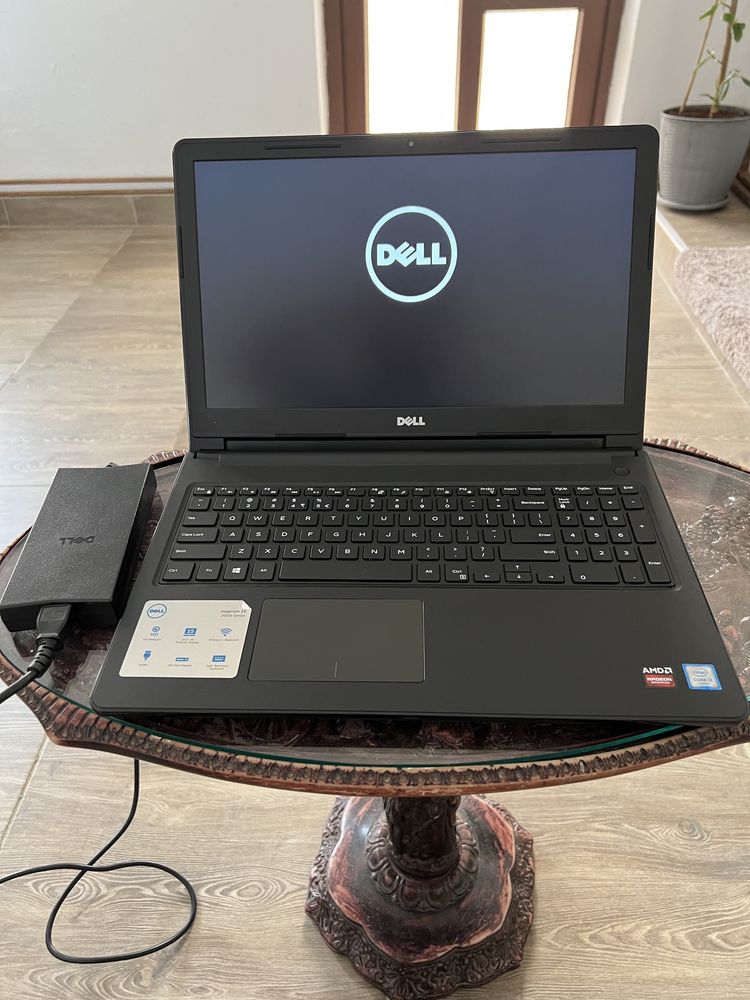 Laptop Dell inspirion 15 i3