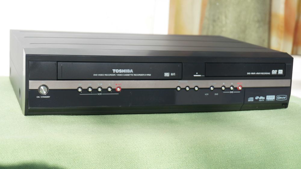 DVD recorder combo VHS Toshiba D-VR52 stereo Hi-Fi