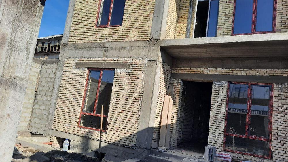 Uchastka 2 etaj Buxoro shahar markazida