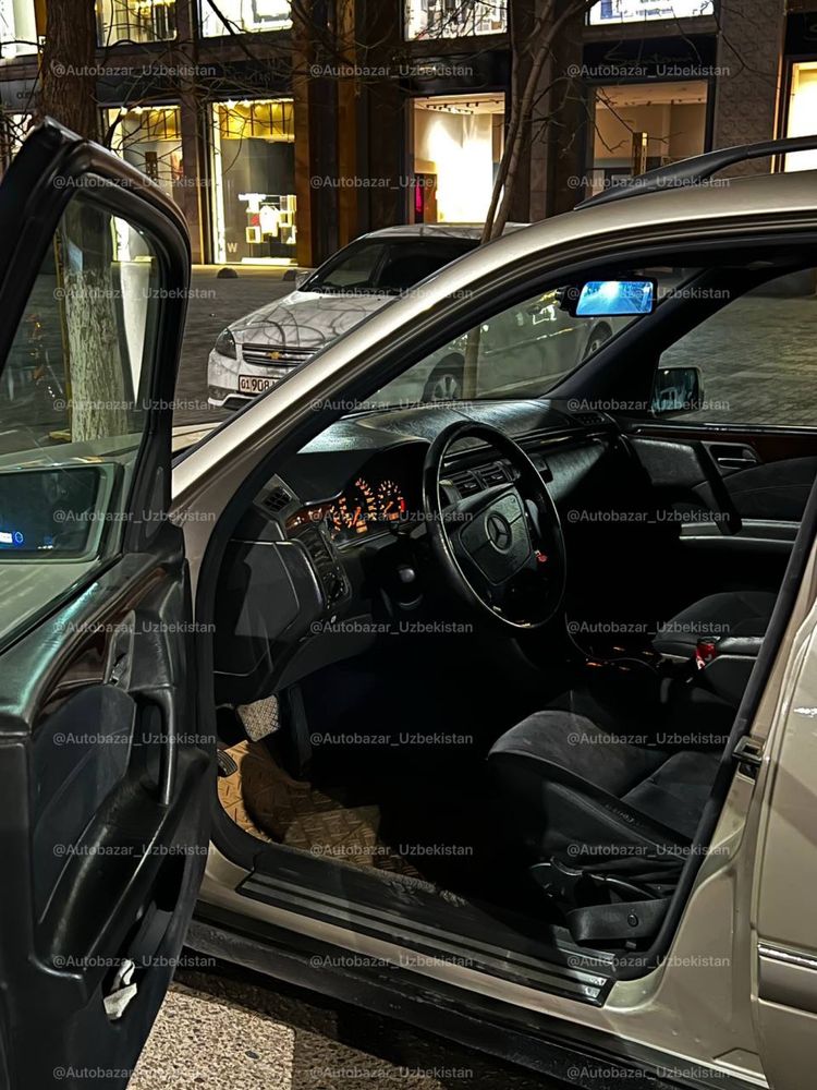 •Mercedes-Benz E230 W210•