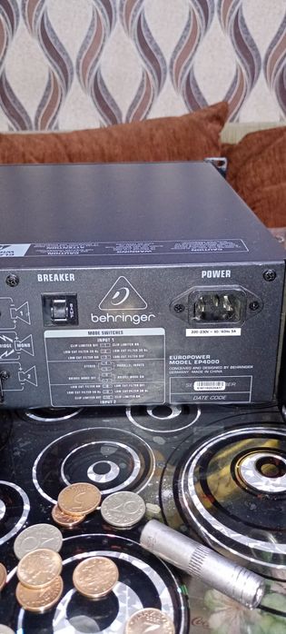 Крайно стъпало Behringer ep4000