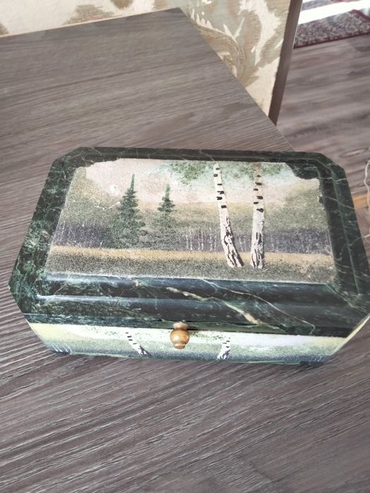 Шкатулка каменная из малахита