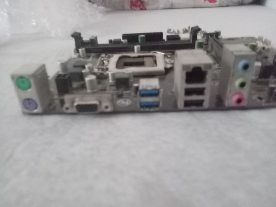 Gigabyte GA-H81M-S1.