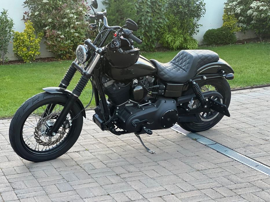 Harley Davidson Dyna Street Bob 2017 schimb cu auto