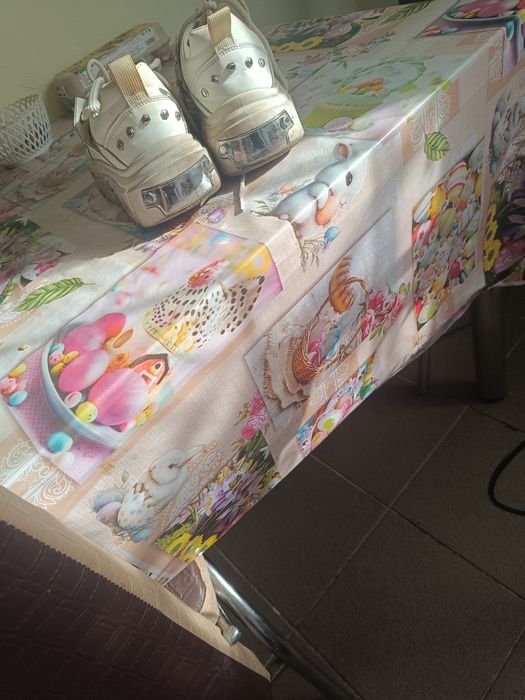 Vând pantofi eleganți de firma Bershka